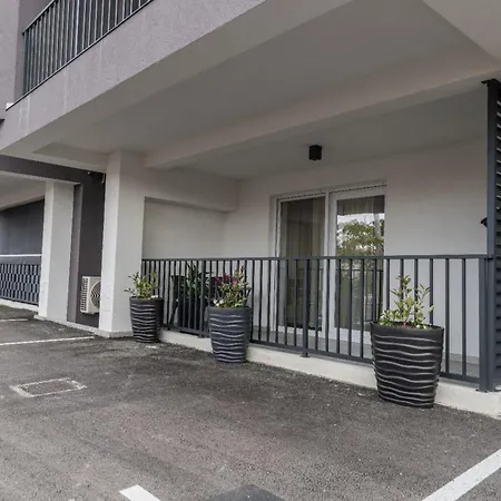 Sunny Bulevard Apartment