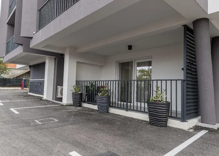 Sunny Bulevard Apartment